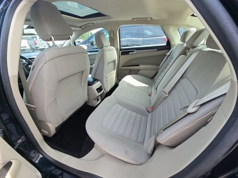 Used 2020 Ford Fusion SE FWD image 26