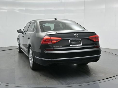 Used 2016 Volkswagen Passat 3.6 SEL Premium image 26