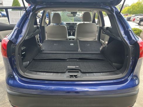 Used 2019 Nissan Rogue Sport SL w/ Premium Package FWD image 29