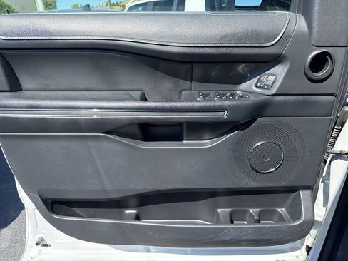 Used 2024 Ford Expedition XLT AWD/4WD image 11