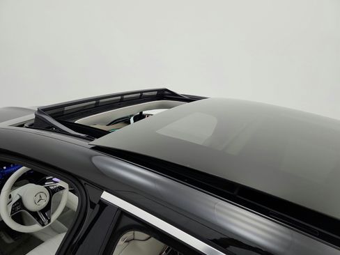 Certified 2023 Mercedes-Benz EQS 580 4MATIC SUV image 11