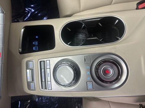 Used 2023 Genesis GV70 2.5T w/ Select Package image 34