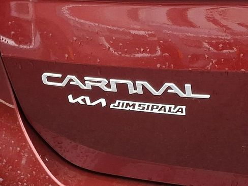 Used 2023 Kia Carnival LX image 29