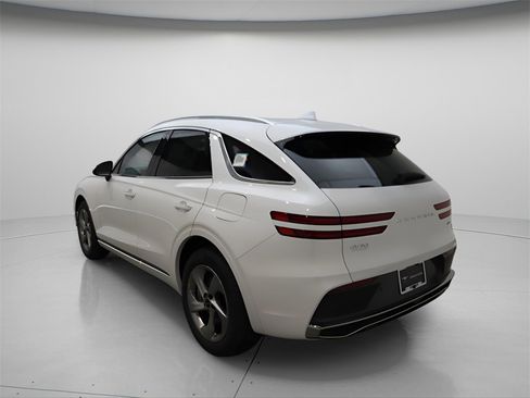 New 2026 Genesis GV70 2.5T Select image 3