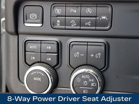 Used 2025 Chevrolet Suburban Z71 AWD/4WD image 9