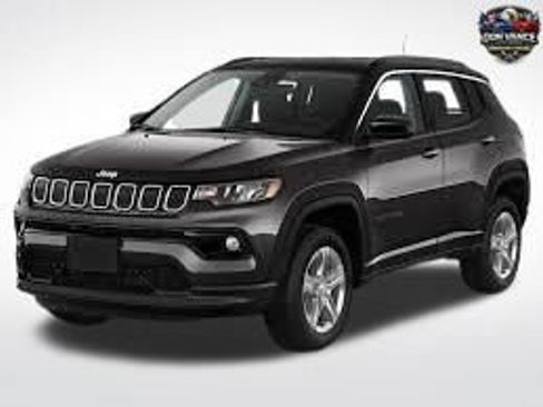 Used 2023 Jeep Compass Limited AWD/4WD image 1