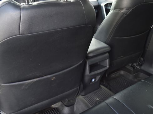 Used 2020 Toyota RAV4 LE image 29