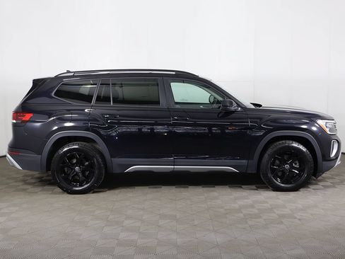 Used 2024 Volkswagen Atlas Peak Edition SEL AWD/4WD image 22