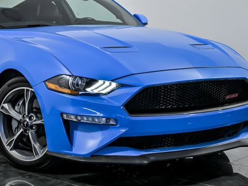 Used 2022 Ford Mustang GT Premium w/ Equipment Group 401A RWD image 2
