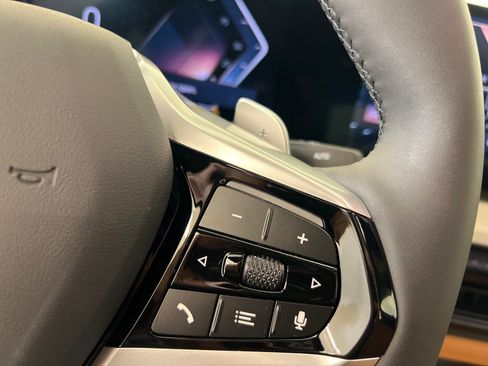 Used 2025 BMW 330i Sedan w/ Premium Package RWD image 26