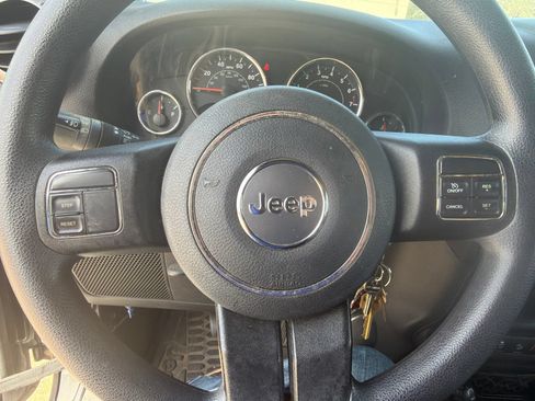 Used 2016 Jeep Wrangler Unlimited Sport AWD/4WD image 12