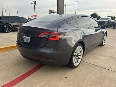 Used 2022 Tesla Model 3 RWD image 3