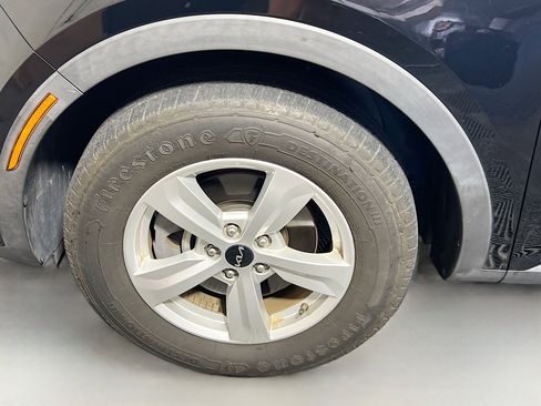 Used 2023 Kia Sorento LX FWD image 13