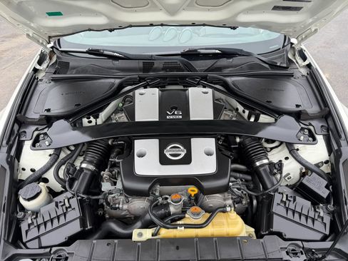 Used 2014 Nissan 370Z Touring w/ Sport Package RWD image 41