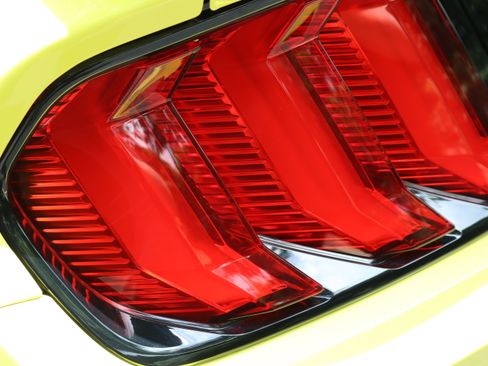 Used 2021 Ford Mustang Shelby GT500 w/ Technology Package RWD image 40