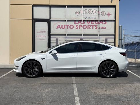Used 2018 Tesla Model 3 Long Range RWD image 4