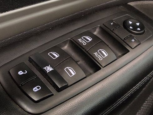 Used 2020 Dodge Durango SXT image 27