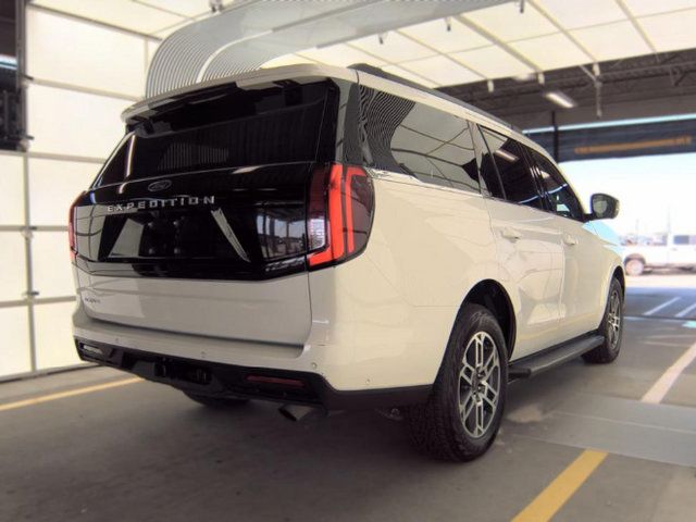 Used 2025 Ford Expedition Active AWD/4WD image 4