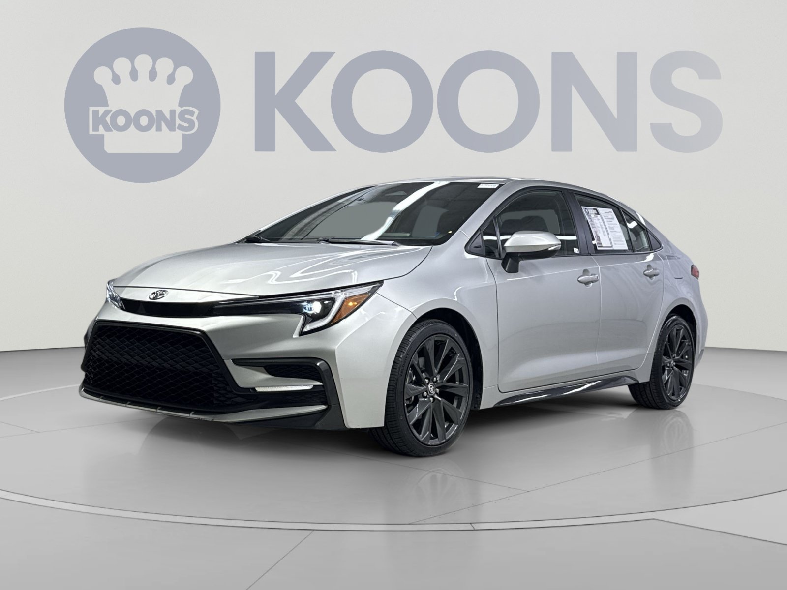 Used 2025 Toyota Corolla SE FWD image 1