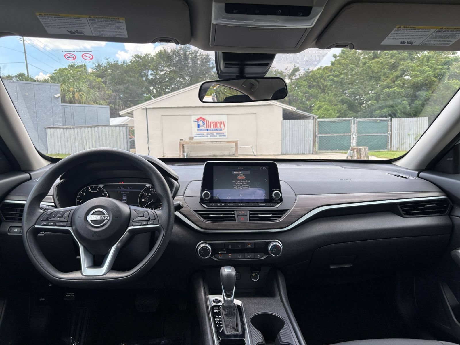 Used 2025 Nissan Altima 2.5 SV FWD image 31