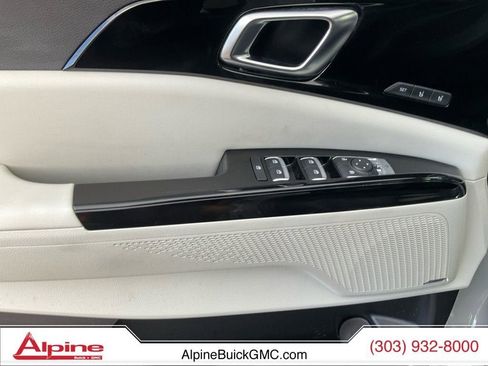 Used 2024 Kia Carnival SX Prestige FWD image 19