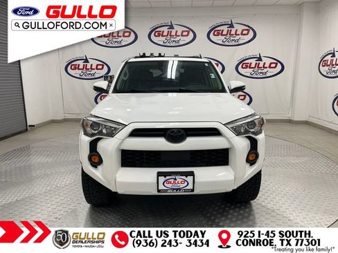 Used 2022 Toyota 4Runner SR5 Premium w/ Moonroof Package AWD/4WD image 2