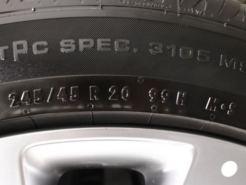 Used 2025 Buick Envision Avenir AWD/4WD image 42
