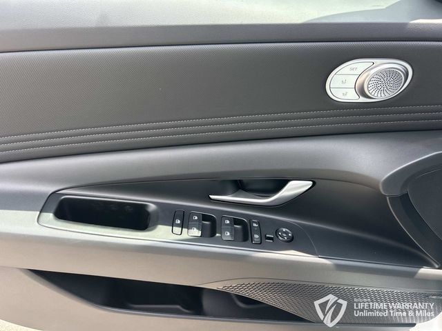 New 2026 Hyundai Elantra Limited FWD image 17