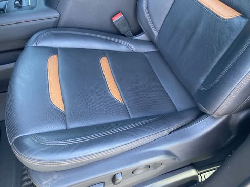 Used 2024 GMC Sierra 1500 AT4 w/ Technology Package image 11