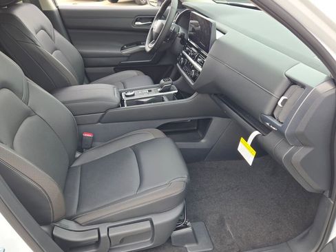 New 2026 Nissan Pathfinder SL AWD/4WD image 4