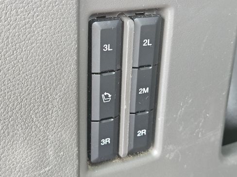 Used 2018 Ford Expedition XLT w/ Equipment Group 202A RWD image 10