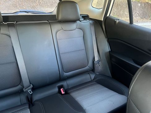 Used 2025 Chevrolet Trax LT image 35