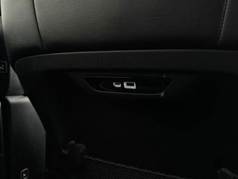 Used 2025 Chrysler Pacifica Limited image 26