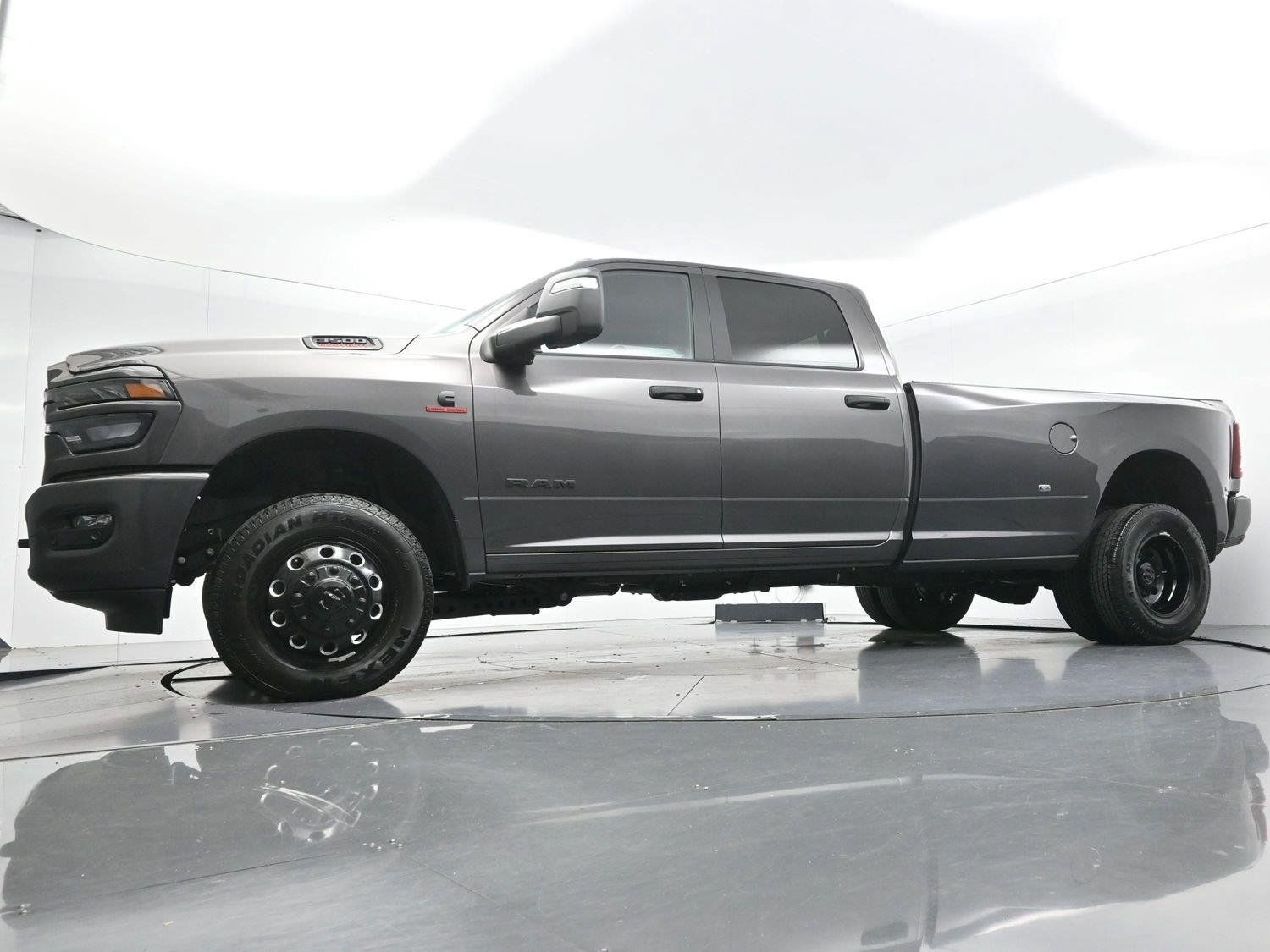 Used 2026 RAM 3500 Big Horn AWD/4WD image 44