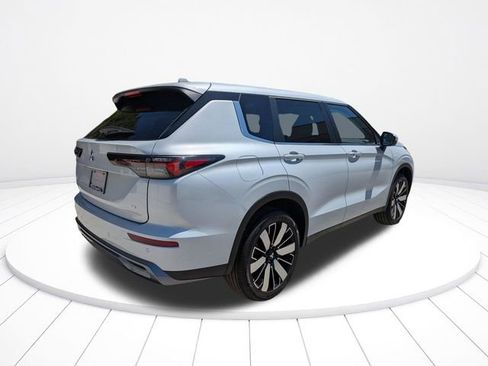 New 2026 Mitsubishi Outlander ES FWD image 4
