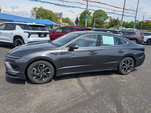 Used 2025 Hyundai Sonata SEL FWD image 4