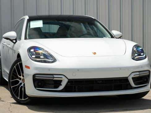 Used 2023 Porsche Panamera 4S w/ Sportdesign Package image 4