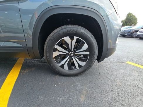 Used 2025 Volkswagen Atlas SE AWD/4WD image 12