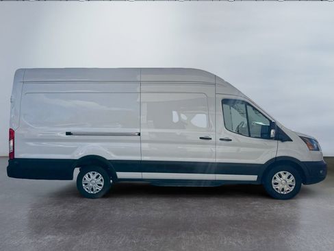 Used 2022 Ford E-Transit 148 High Roof Extended image 4