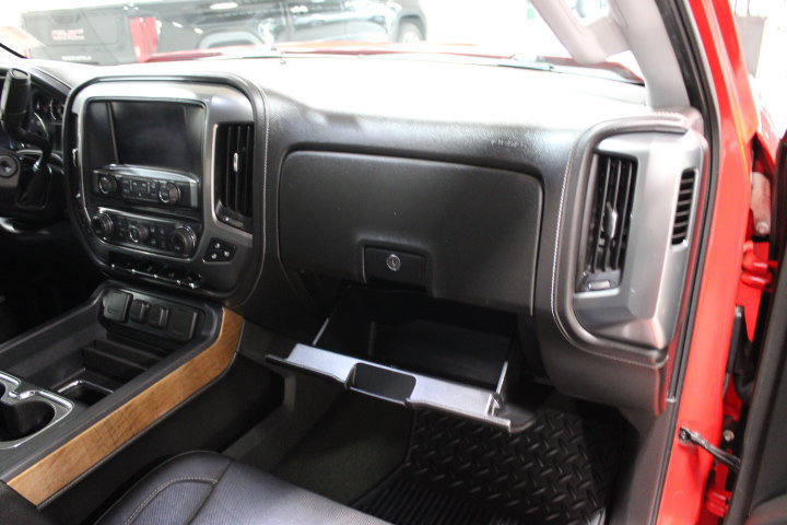 Used 2016 Chevrolet Silverado 1500 LTZ w/ Sport Package AWD/4WD image 26