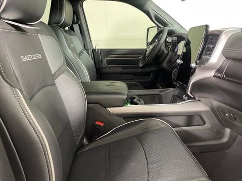 New 2026 RAM 2500 Laramie AWD/4WD image 13
