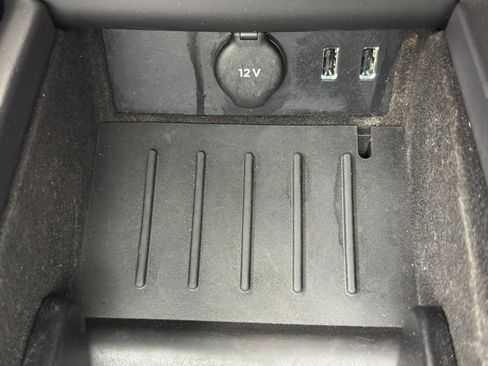 Used 2019 Tesla Model X 75D image 21