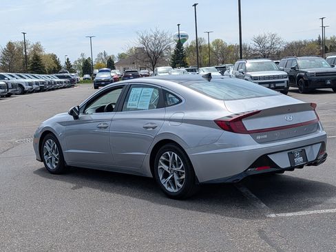 Certified 2023 Hyundai Sonata SEL w/ Convenience Package FWD image 3