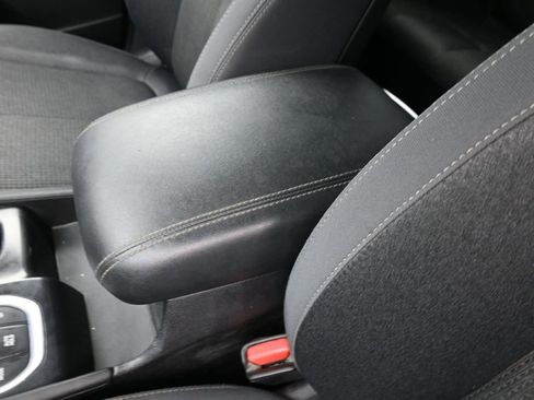 Used 2019 Hyundai Santa Fe SEL image 15