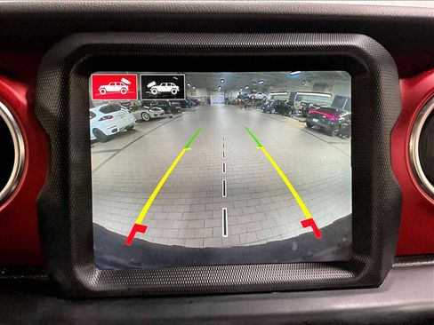 Used 2022 Jeep Wrangler Unlimited Rubicon w/ Xtreme Recon 35" Tire Package image 21