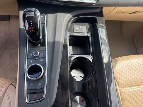 Used 2023 Cadillac Escalade Premium Luxury image 18