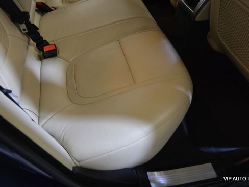 Used 2012 Jaguar XF image 28