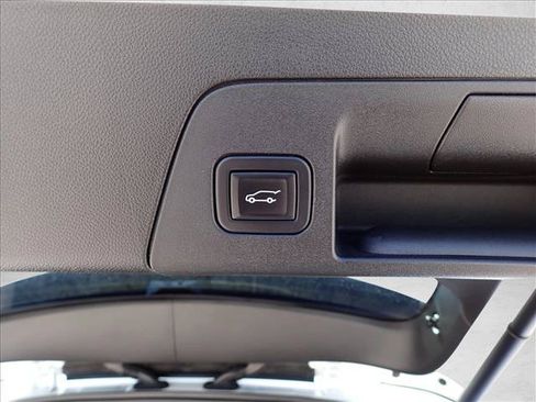 Used 2023 Buick Envision Avenir AWD/4WD image 9