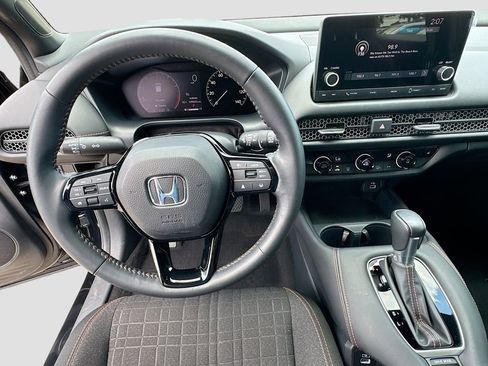 Used 2023 Honda HR-V Sport image 12