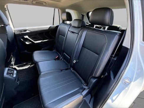 Used 2022 Volkswagen Tiguan SE FWD image 15